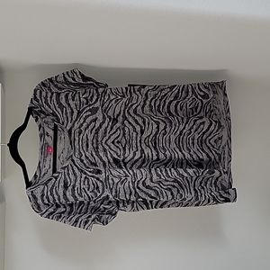 Vince Camuto Short Sleeve Zebra print - Large